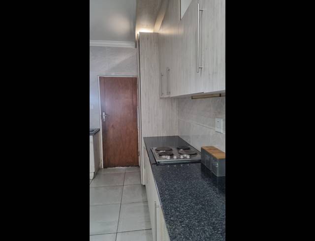 12 BEDROOM HOUSE FOR SALE IN SUNNYRIDGE
